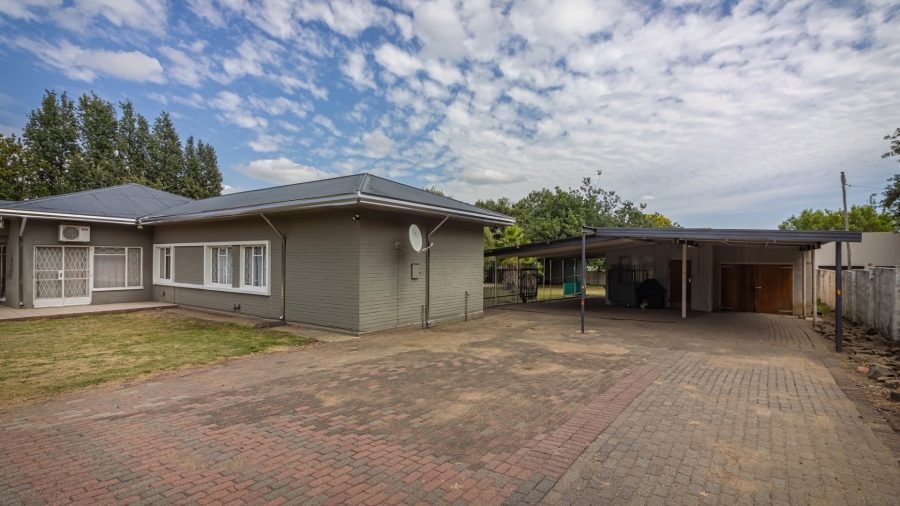 3 Bedroom Property for Sale in Wilgenhof Free State